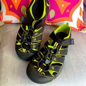 Keen Newport H2 Sandals - Big Kid Size 5